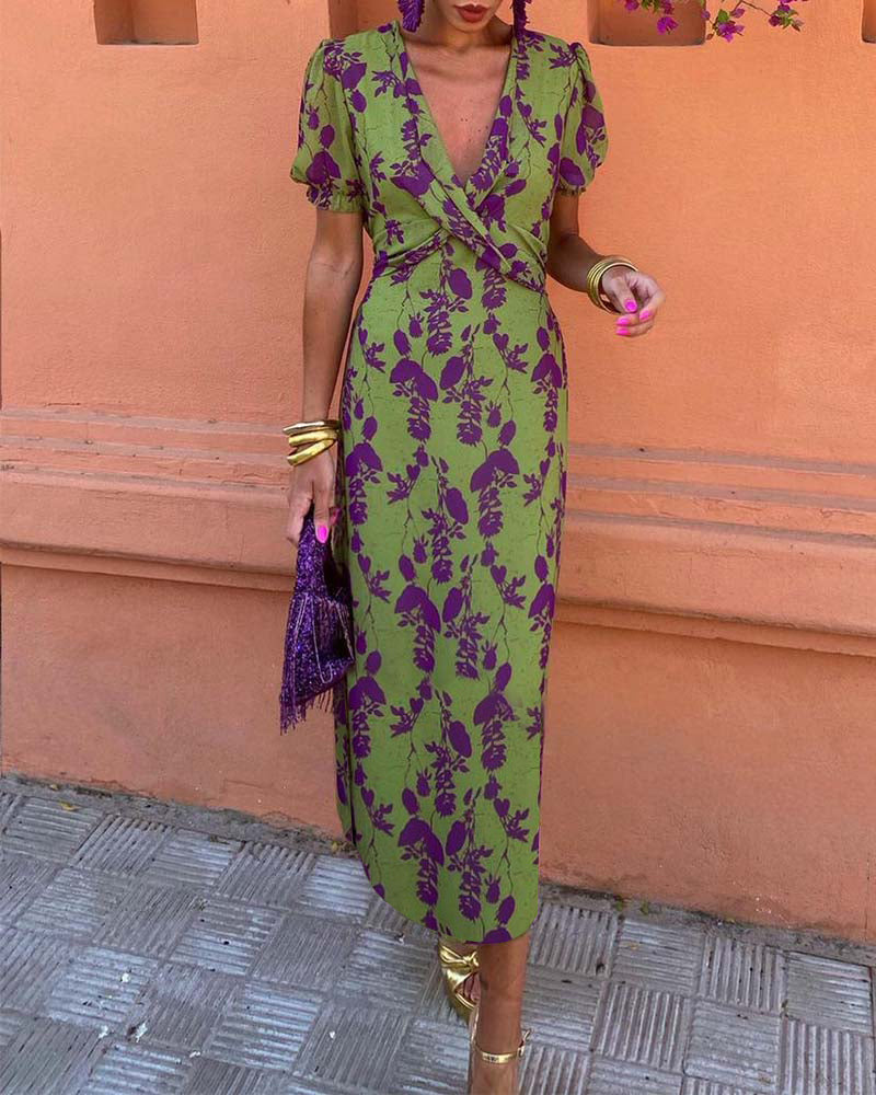 Gelly - Chic Wrap V-neck Floral Dress