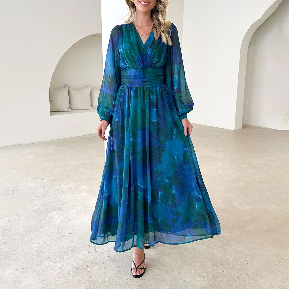 Sequoia - Fresh V-Neck Long Sleeve Maxi Dress