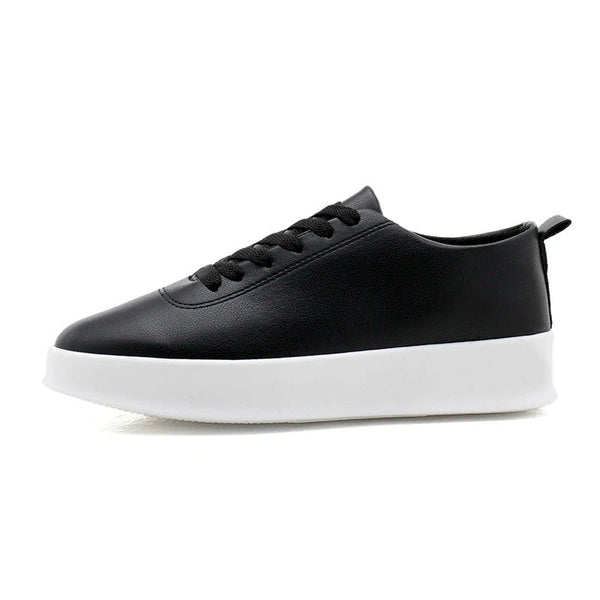 Zach - Classic Low-Top Sneaker