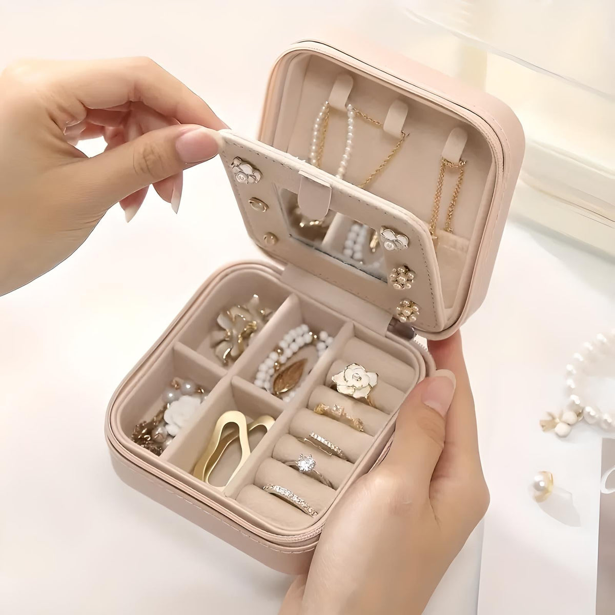 Shekeny - Minimalist Travel Jewelry Box