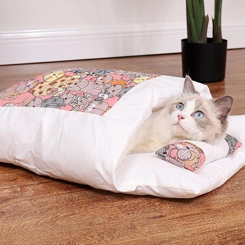 Ruby - Cozy Cat Sleeping Bag – Warm, Soft & Perfect for Curling Up