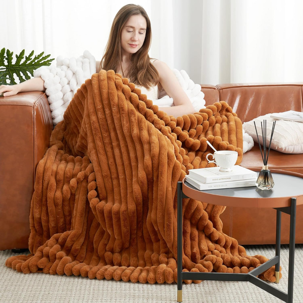 Ultra-Soft Warm Fleece Blanket - Cozy, Lightweight & Perfect for All Seasons