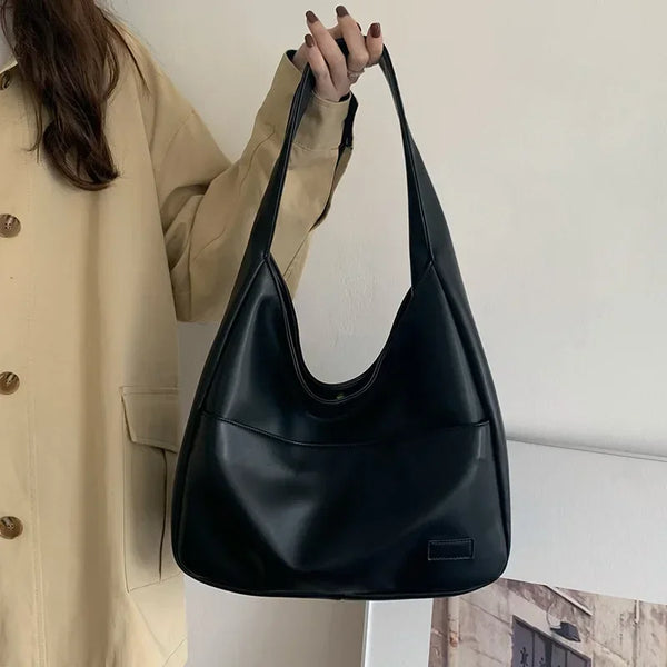 Juna - Classic Shoulder Bag