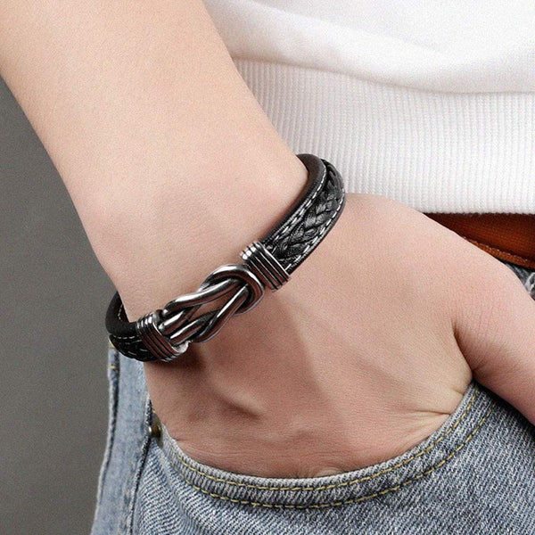 KnotCraft - Leather Knot Bracelet - Stylish & Durable Design