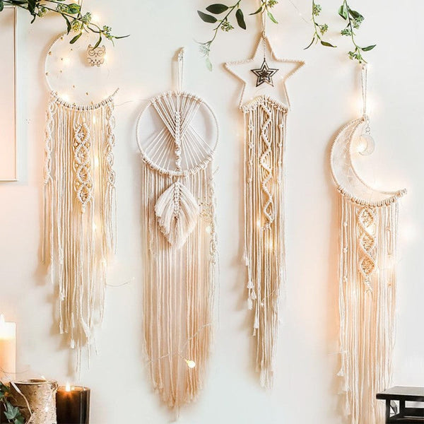 Handcrafted Macrame Dreamcatcher – Boho-Chic Decor – Perfect for Cozy